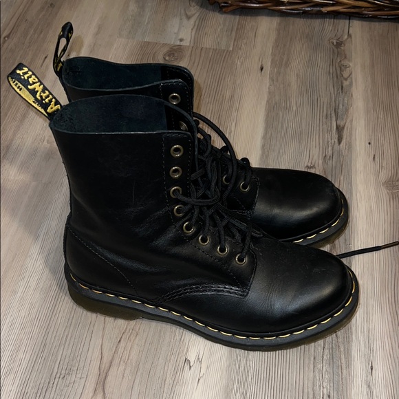 Dr. Martens Black Boots with Gold AirWair Tag - Picture 5 of 7